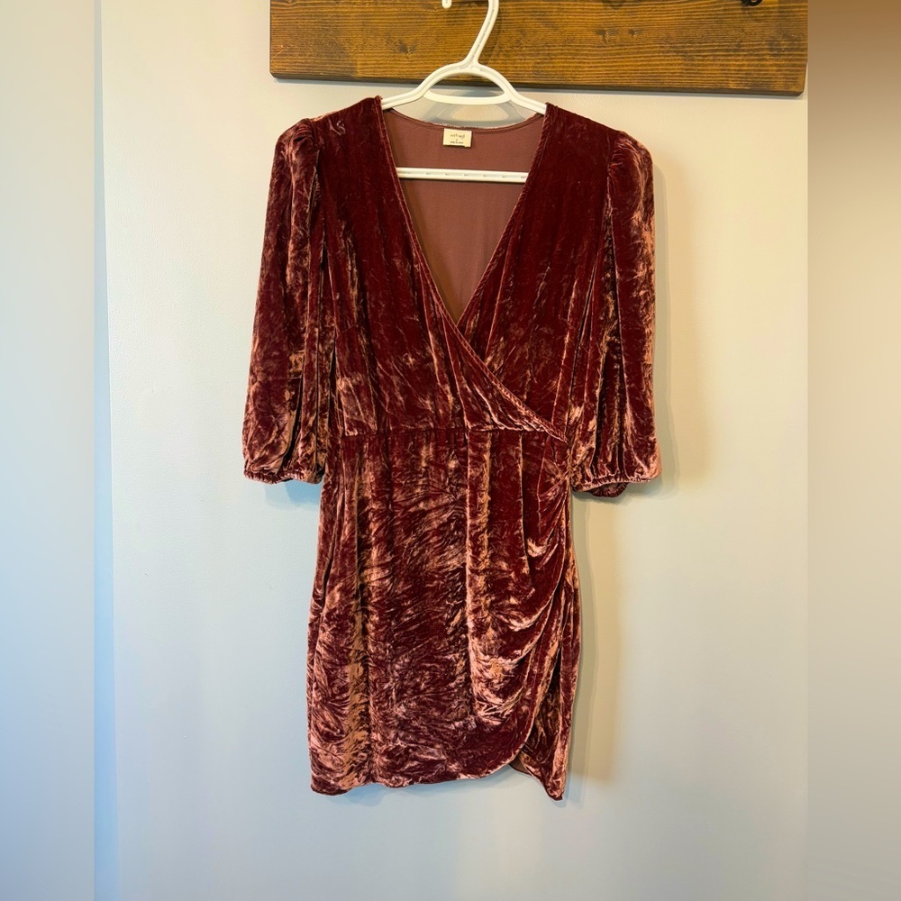Wilfred Maroon Velvet V-Neck 3/4 length sleeve above the knee length dress